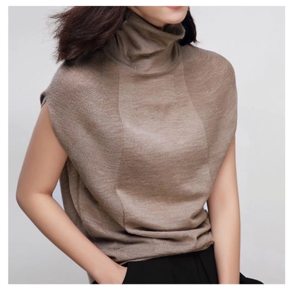 Soft Cashmere Flowing Lightweight Sweater - Picture 5 of 8
